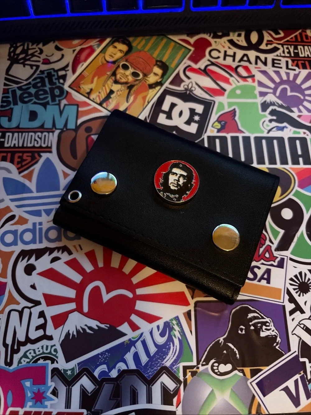 Che Guevara Black Men's Leather Snap Card Wallet with Red Accent Pin